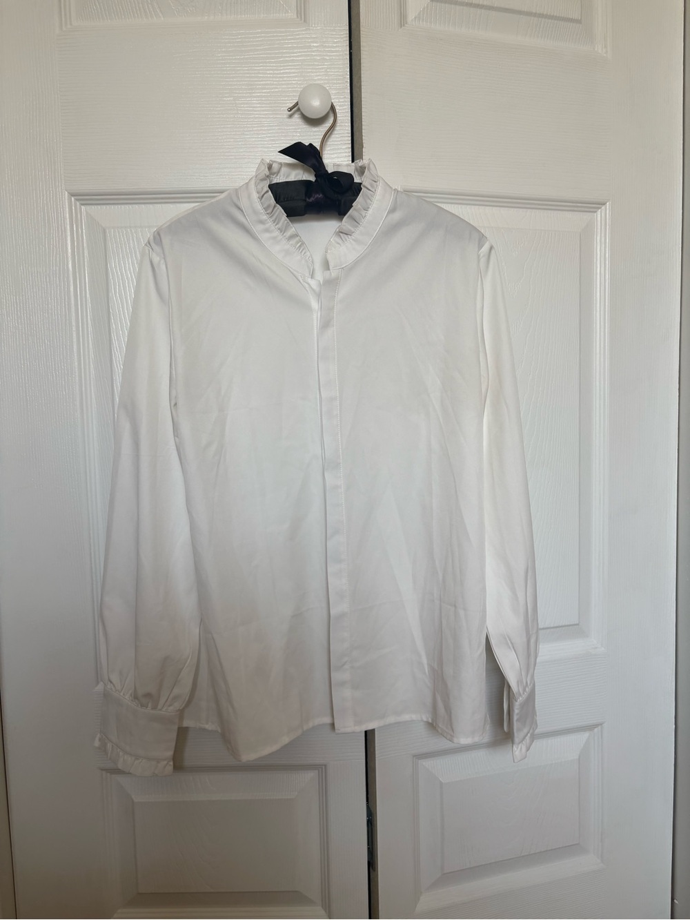Women's White Ruffle Collar Long-Sleeve Shirt